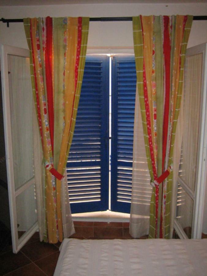 Apartments Mediterraneo Kaprije Kültér fotó